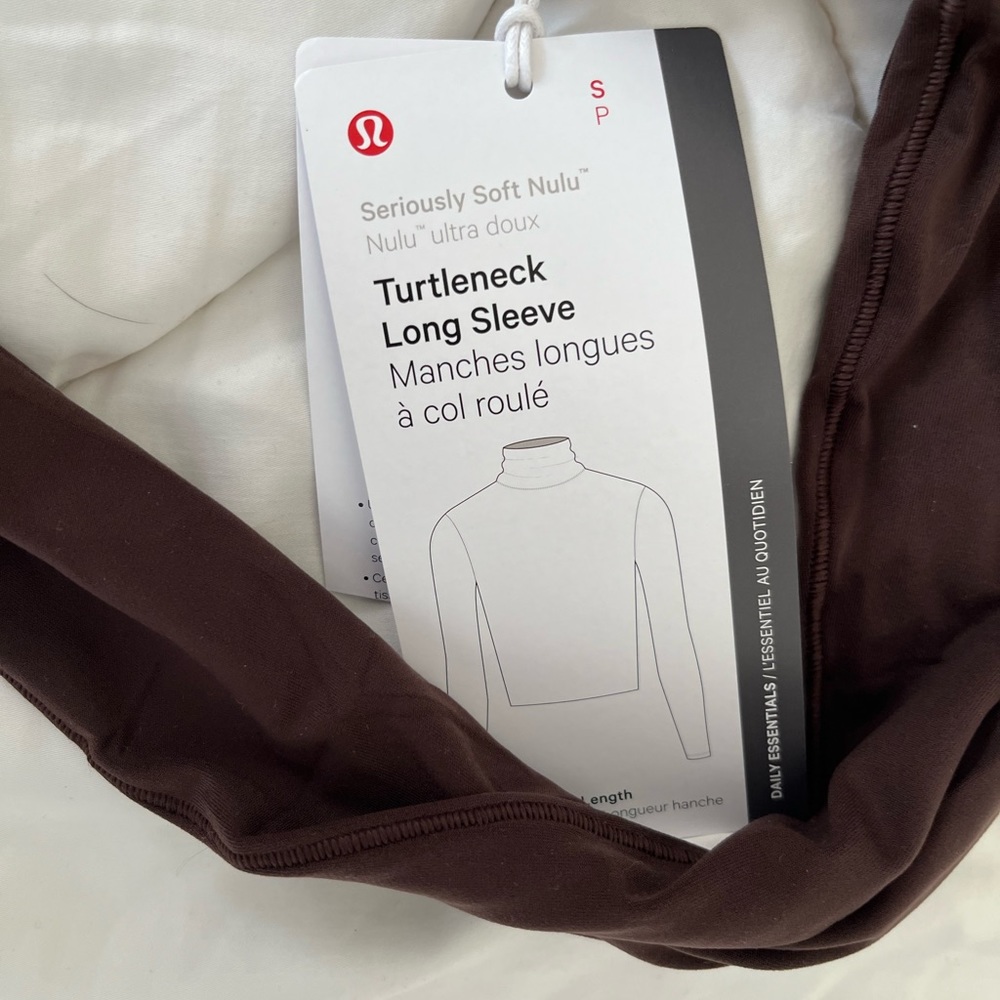 Wundermost Nulu Long-Sleeve Turtleneck